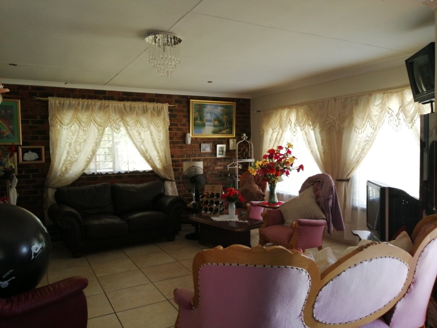 5 Bedroom Property for Sale in Sasolburg Free State